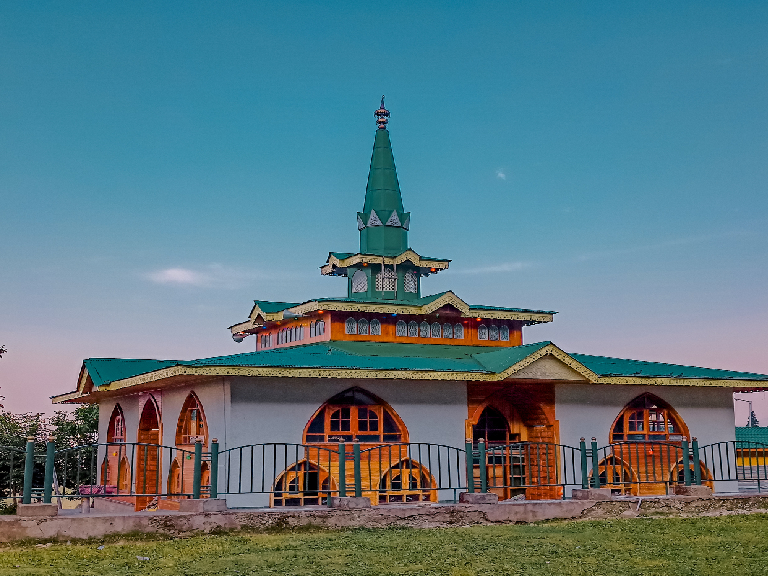Baba Reshi Shrine: Discover the Spiritual Oasis in Kashmir