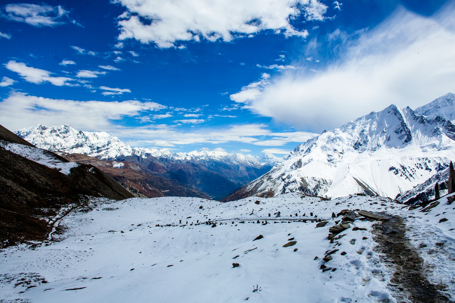 EpicMiles Shimla Manali Kasol Volvo Escape 7N/8D